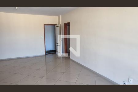 Sala de apartamento para alugar com 4 quartos, 160m² em Penha, Rio de Janeiro