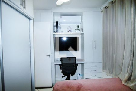 Quarto 1  de apartamento para alugar com 2 quartos, 49m² em Parada de Lucas, Rio de Janeiro