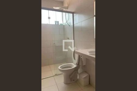 Banheiro de casa de condomínio para alugar com 3 quartos, 176m² em Roselândia, Cotia