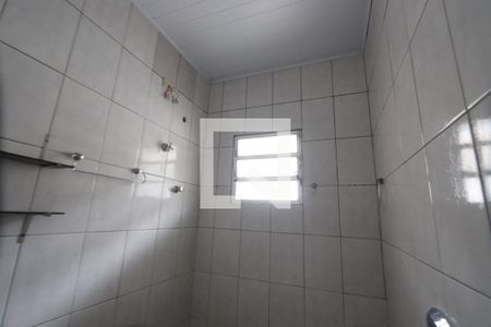 Banheiro de casa para alugar com 1 quarto, 75m² em Chácara Mafalda, São Paulo