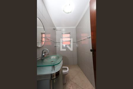 lavabo de casa para alugar com 3 quartos, 299m² em Parque Maraba, Taboão da Serra