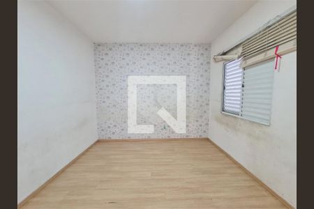 Casa à venda com 3 quartos, 300m² em Vila Granada, São Paulo