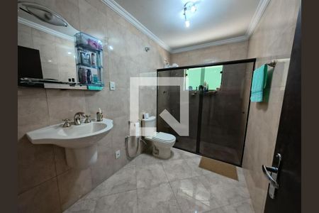Casa à venda com 3 quartos, 238m² em Vila Cecilia Maria, Santo André