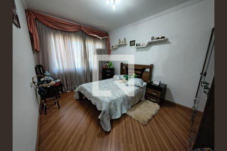 Casa à venda com 3 quartos, 238m² em Vila Cecilia Maria, Santo André