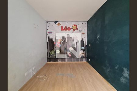 Casa à venda com 3 quartos, 300m² em Vila Granada, São Paulo