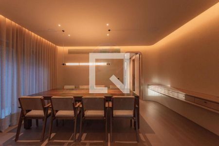 Casa à venda com 4 quartos, 701m² em Alto de Pinheiros, São Paulo