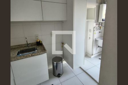 Cozinha de apartamento para alugar com 2 quartos, 52m² em Marechal Hermes, Rio de Janeiro