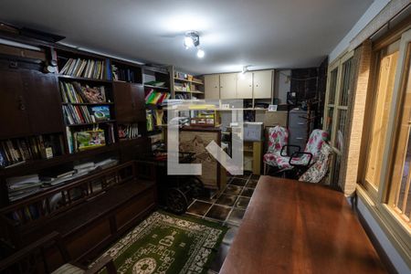 Escritório de casa à venda com 3 quartos, 495m² em Santa Cecília, Porto Alegre