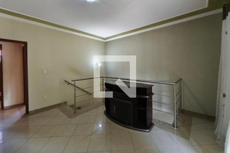 Sala de Estar de casa para alugar com 3 quartos, 248m² em Parque Jambeiro, Campinas
