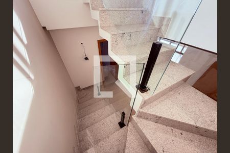 Apartamento para alugar com 5 quartos, 342m² em Santa Helena, Juiz de Fora
