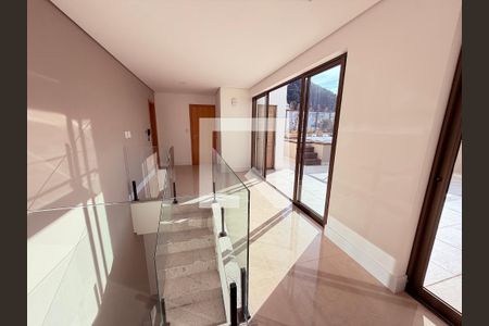 Apartamento para alugar com 5 quartos, 342m² em Santa Helena, Juiz de Fora