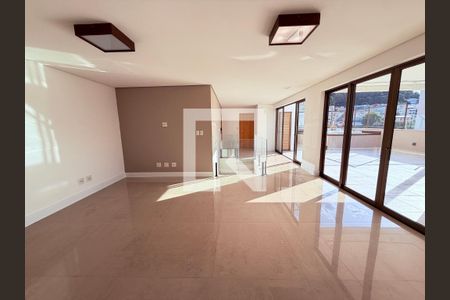 Apartamento para alugar com 5 quartos, 342m² em Santa Helena, Juiz de Fora