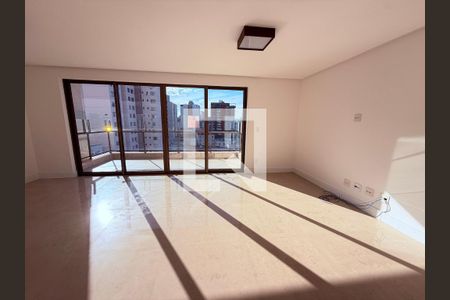 Apartamento para alugar com 5 quartos, 342m² em Santa Helena, Juiz de Fora
