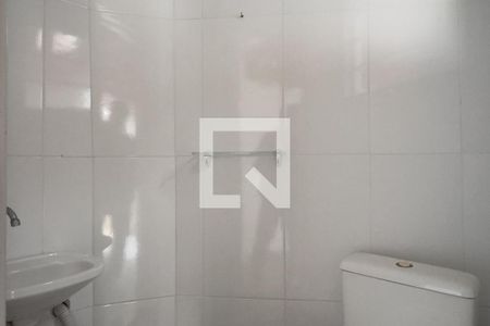 Banheiro de serviço de casa para alugar com 2 quartos, 171m² em Jardim Tranquilidade, Guarulhos
