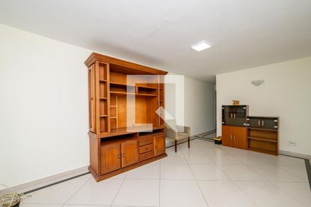 Sala de estar de casa para alugar com 3 quartos, 140m² em Parque Jabaquara, São Paulo