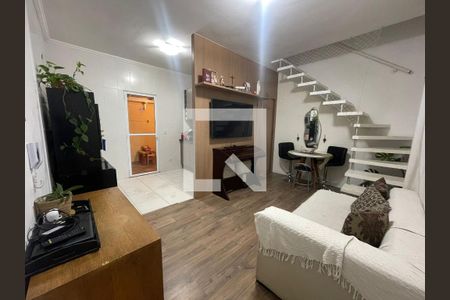 Sala de casa de condomínio para alugar com 2 quartos, 56m² em Chácara Ondas Verdes, Cotia