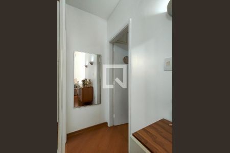 Corredor de apartamento à venda com 2 quartos, 54m² em Grajaú, Rio de Janeiro