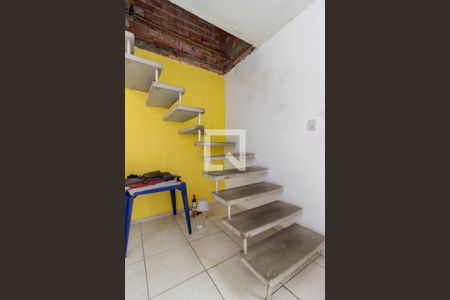 Escada Sala de casa à venda com 2 quartos, 333m² em Jaguará, São Paulo