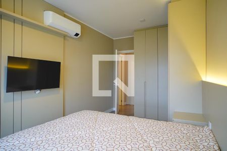 Quarto suíte 1 de apartamento para alugar com 2 quartos, 78m² em Petrópolis, Porto Alegre