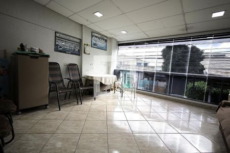 Sacada de casa à venda com 3 quartos, 107m² em Vila Suíça, Santo André