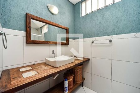 Banheiro da Suíte/Casa térreo de casa para alugar com 2 quartos, 180m² em Jardim Itu, Porto Alegre