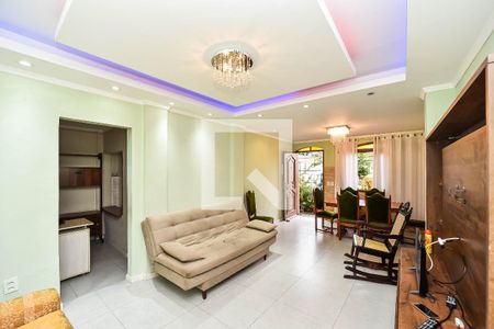 Sala/Casa térreo de casa para alugar com 2 quartos, 180m² em Jardim Itu, Porto Alegre