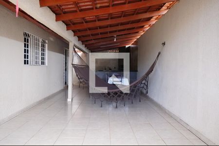 Casa à venda com 3 quartos, 218m² em Setor Urias Magalhães, Goiânia