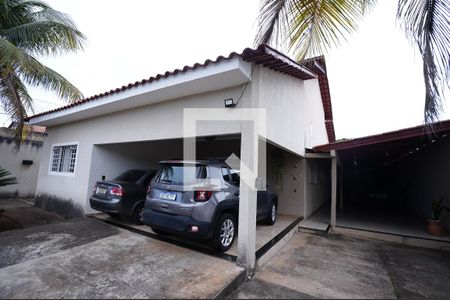 Casa à venda com 3 quartos, 218m² em Setor Urias Magalhães, Goiânia