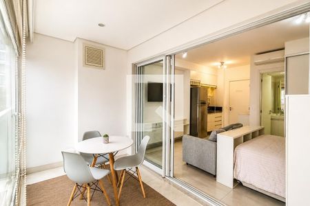 Varanda de kitnet/studio para alugar com 1 quarto, 41m² em Consolação, São Paulo