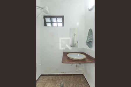 Banheiro de casa para alugar com 1 quarto, 30m² em Jardim Santo Amaro, São Paulo