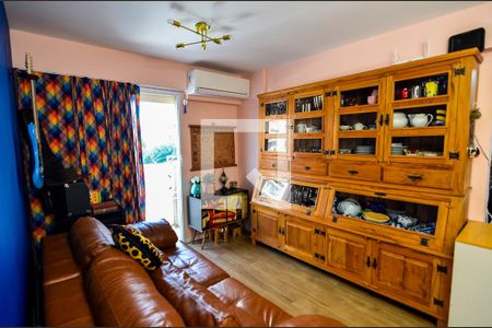 Sala de apartamento à venda com 2 quartos, 68m² em Imperial de São Cristóvão, Rio de Janeiro