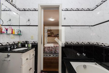 Banheiro da Suíte de casa à venda com 3 quartos, 360m² em Pilarzinho, Curitiba