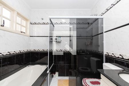 Banheiro da Suíte de casa à venda com 3 quartos, 360m² em Pilarzinho, Curitiba