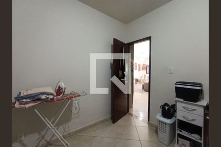 Quarto 1 de casa para alugar com 2 quartos, 120m² em Vila Dagmar, Belford Roxo
