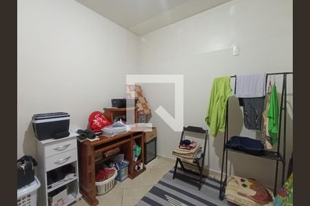 Quarto 1 de casa para alugar com 2 quartos, 120m² em Vila Dagmar, Belford Roxo