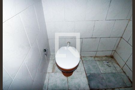 Banheiro de apartamento para alugar com 1 quarto, 50m² em Vista Alegre, Rio de Janeiro