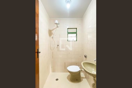 Banheiro de casa para alugar com 1 quarto, 42m² em Vila Paranagua, São Paulo