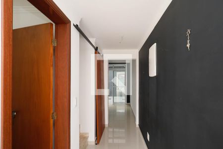 Corredor de casa à venda com 2 quartos, 95m² em Vila Rosa, São Paulo