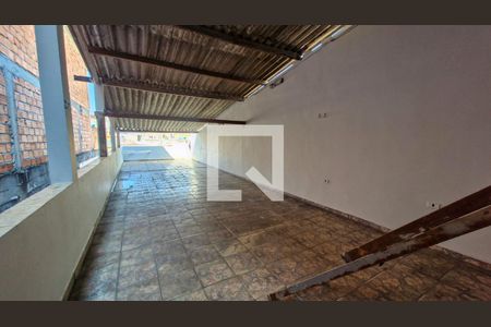 Casa para alugar com 5 quartos, 200m² em Vila Inglesa, São Paulo