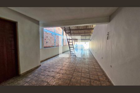 Casa para alugar com 5 quartos, 200m² em Vila Inglesa, São Paulo