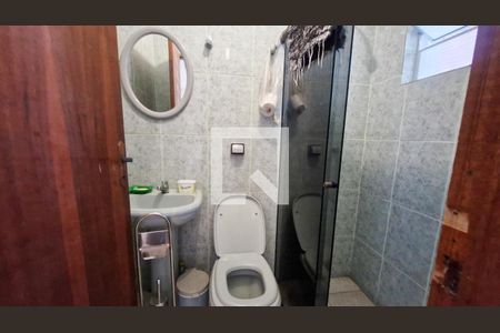 Casa para alugar com 5 quartos, 200m² em Vila Inglesa, São Paulo