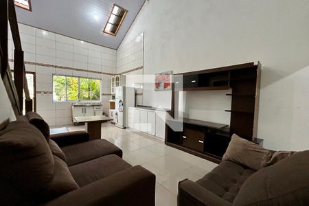 Sala de casa de condomínio para alugar com 2 quartos, 149m² em Lagoa da Conceição, Florianópolis
