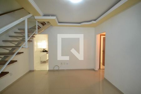 Sala de casa para alugar com 3 quartos, 201m² em Kennedy, Nova Iguaçu