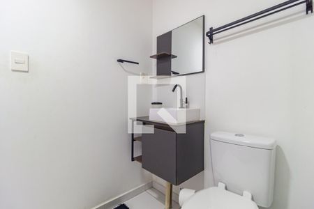 Banheiro de casa de condomínio para alugar com 1 quarto, 30m² em Brás, São Paulo