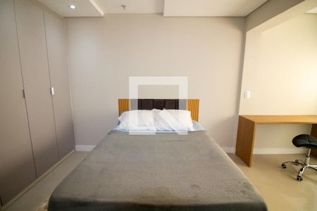 Sala / Quarto - Studio de kitnet/studio à venda com 1 quarto, 30m² em Santo Amaro, São Paulo