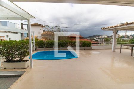Vista da Sala de casa de condomínio à venda com 3 quartos, 270m² em Badu, Niterói