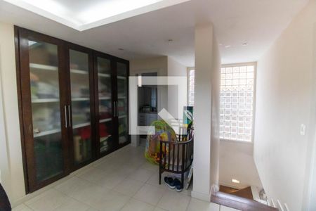 Hall de casa de condomínio à venda com 3 quartos, 270m² em Badu, Niterói