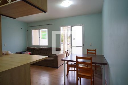 Sala de apartamento para alugar com 3 quartos, 77m² em Humaitá, Porto Alegre