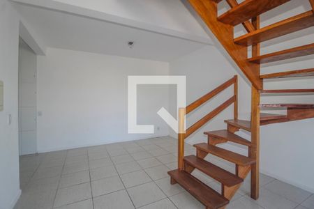 Sala de casa de condomínio à venda com 2 quartos, 99m² em Campo Novo, Porto Alegre