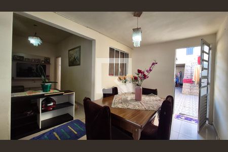 Sala de casa à venda com 3 quartos, 137m² em Vila Linda, Santo André